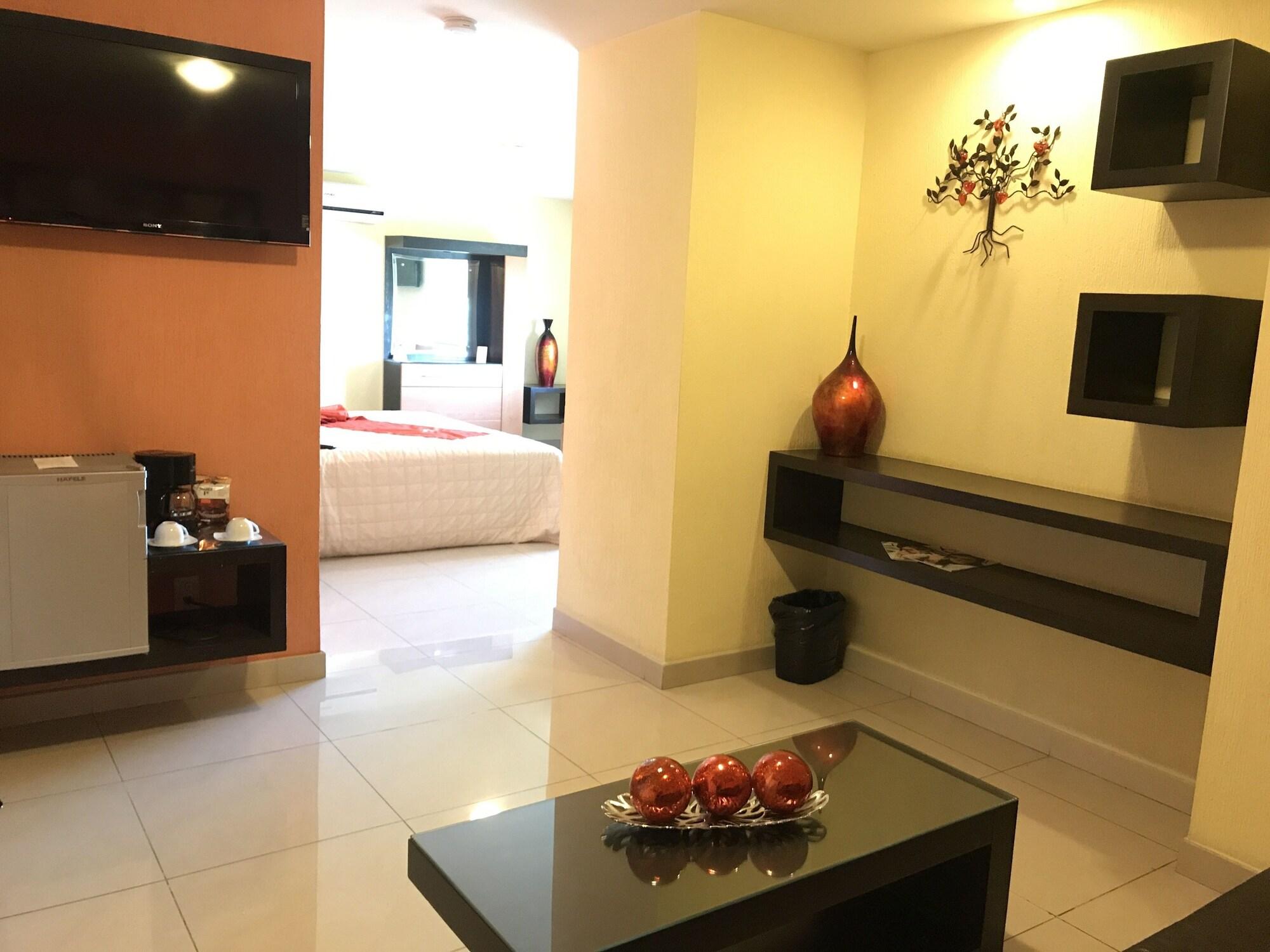 Hostalia Expo&business Class 4*