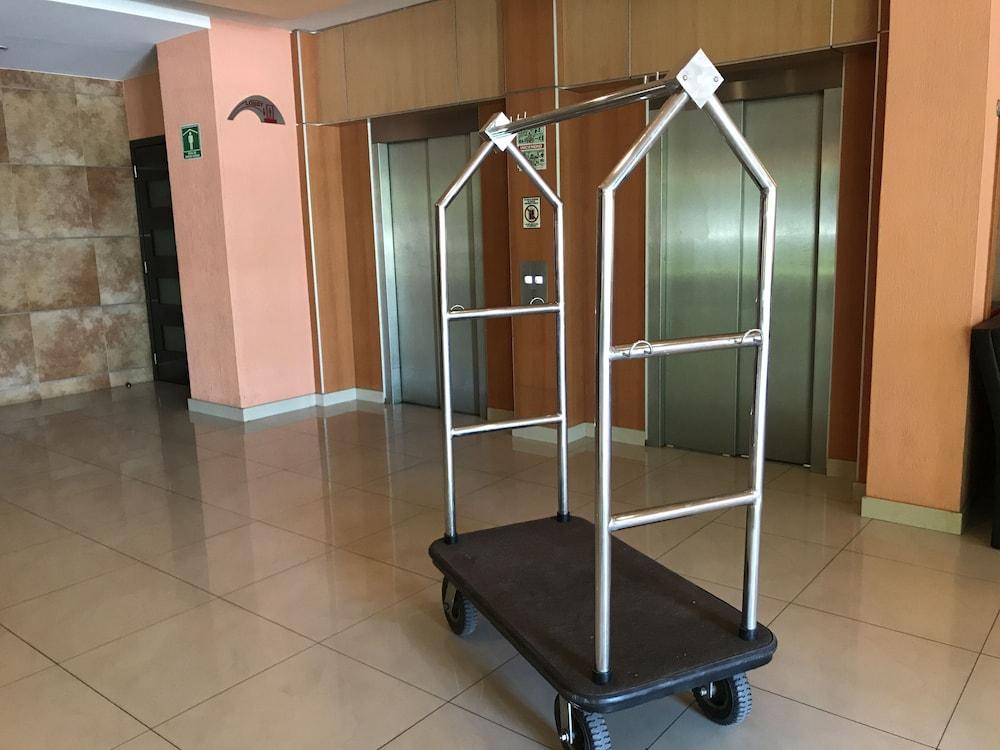 Hostalia Expo & Business Class 4*